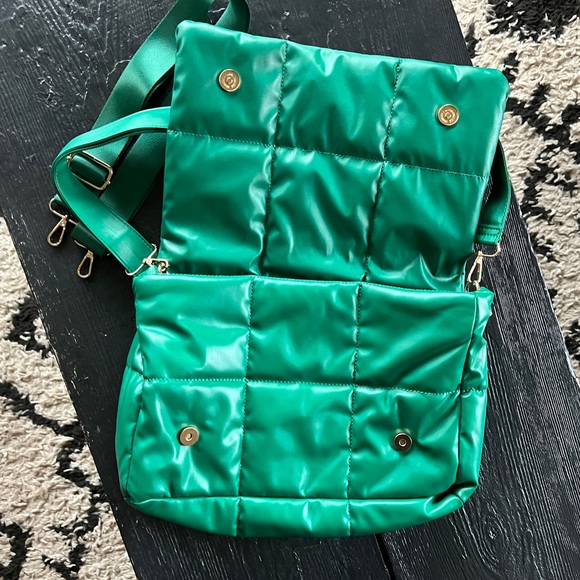 Anthropologie Kelly Green Faux Leather Quilted Pillow Purse Crossbody - Picture 4 of 16